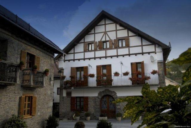 Hostal Casa Sario Jaurrieta Zewnętrze zdjęcie